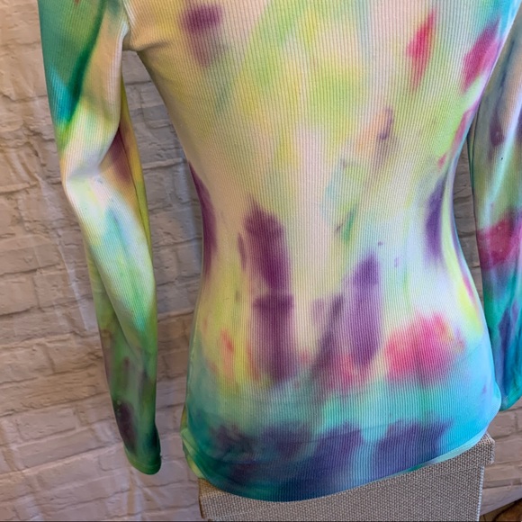 4/$30 🌺 H&M | Custom Multi-Coloured Tie-Dye Top - Picture 7 of 8